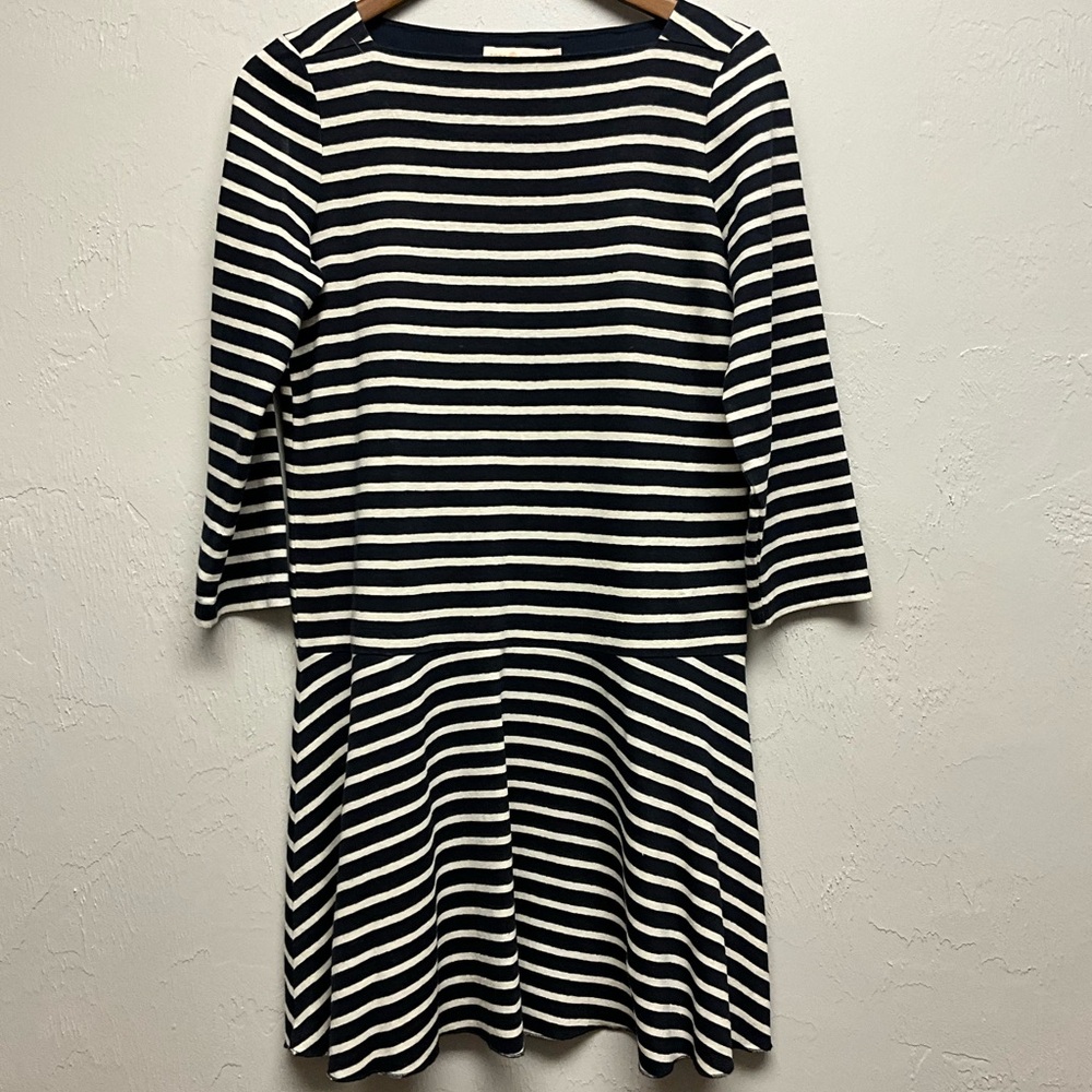 EUC Tory Burch Linen Navy and White T-shirt Dress with a Flared Skirt